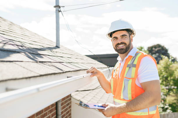 Best Roof Gutter Cleaning  in Shorewood Tower Hills Harbert, MI
